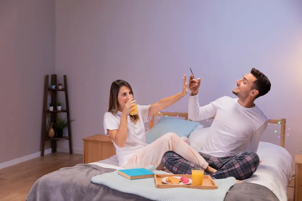 plan romántico en casa haciendo una pijamada