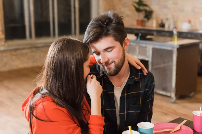 que-gestos-hace-una-mujer-cuando-esta-enamorada