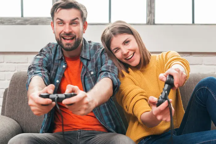 Beneficios adicionales de jugar videojuegos con tu pareja