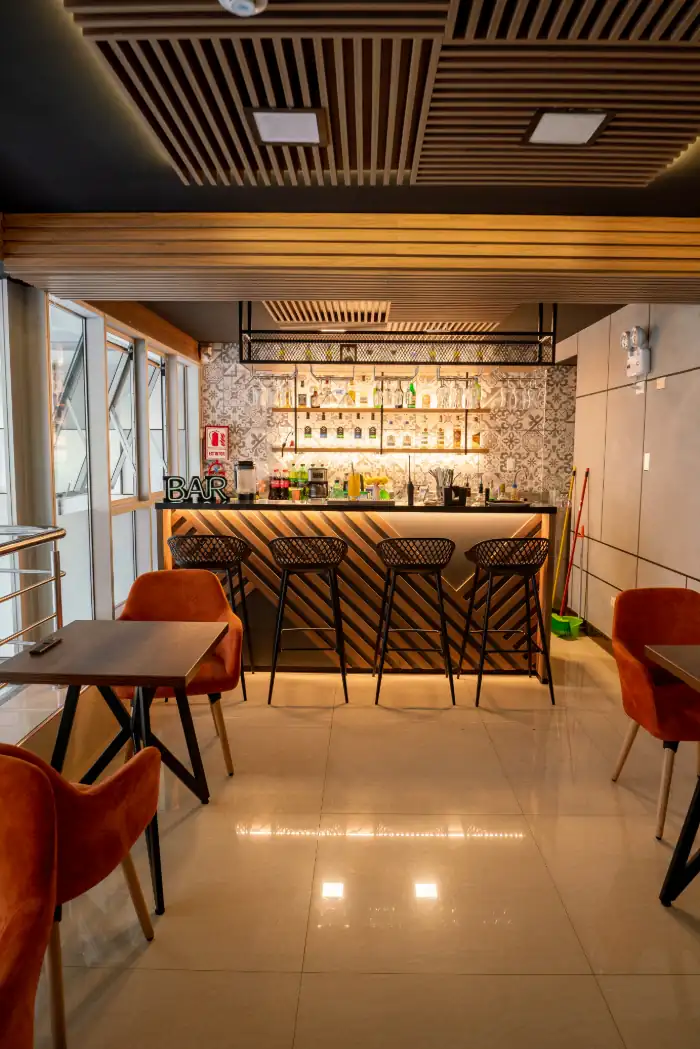 mini bar en century