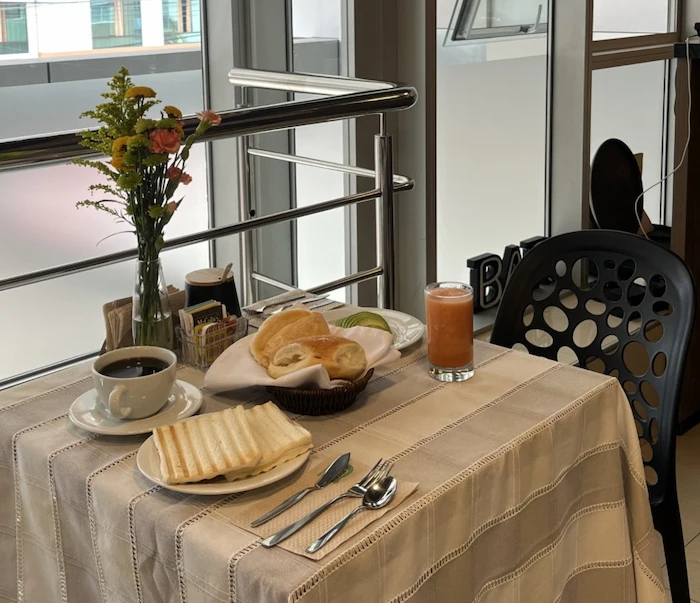 desayuno clasico en el hotel century