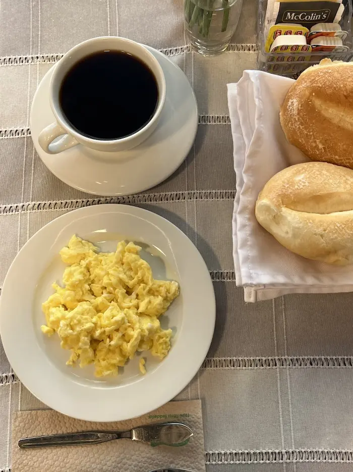 desayuno americano en el hotel century